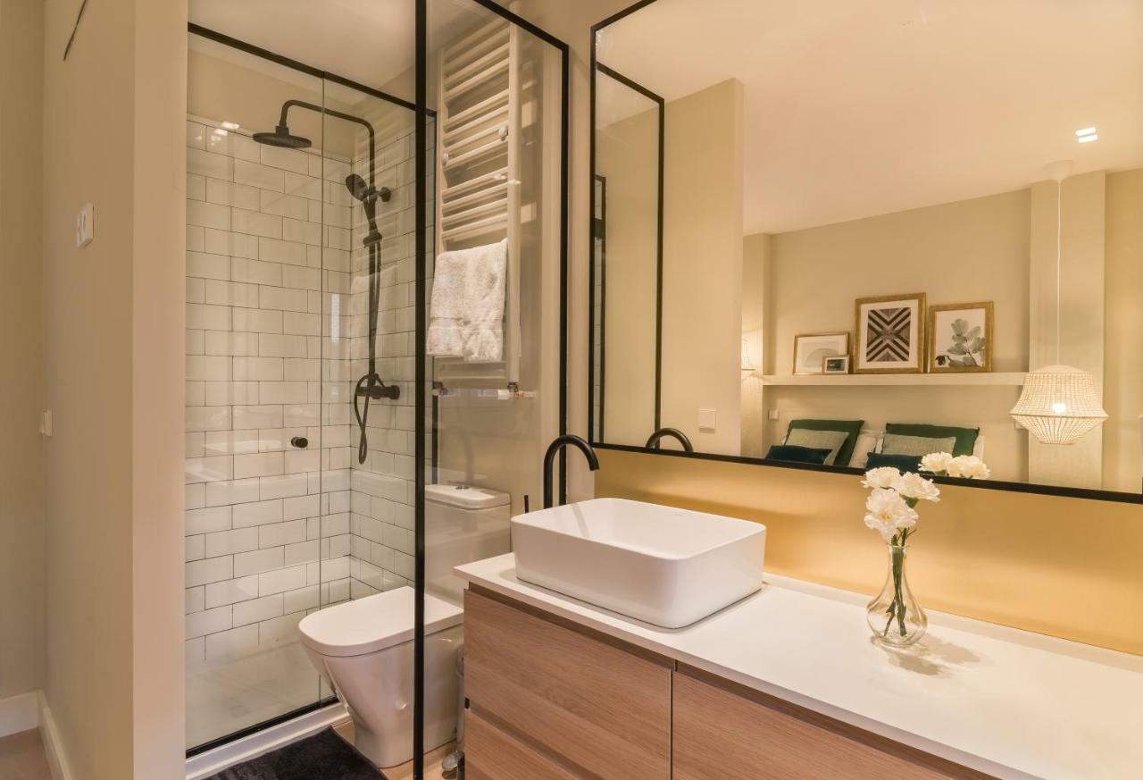 Comfort & Style In Madrid!!! 3bd 2bth+terrace Apartment